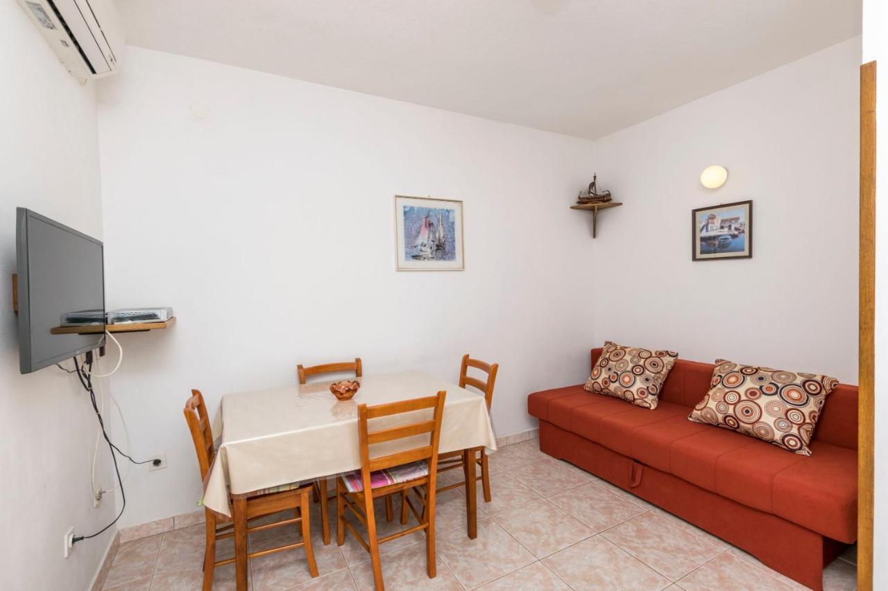 Apartments Neda Трогир Екстериор снимка