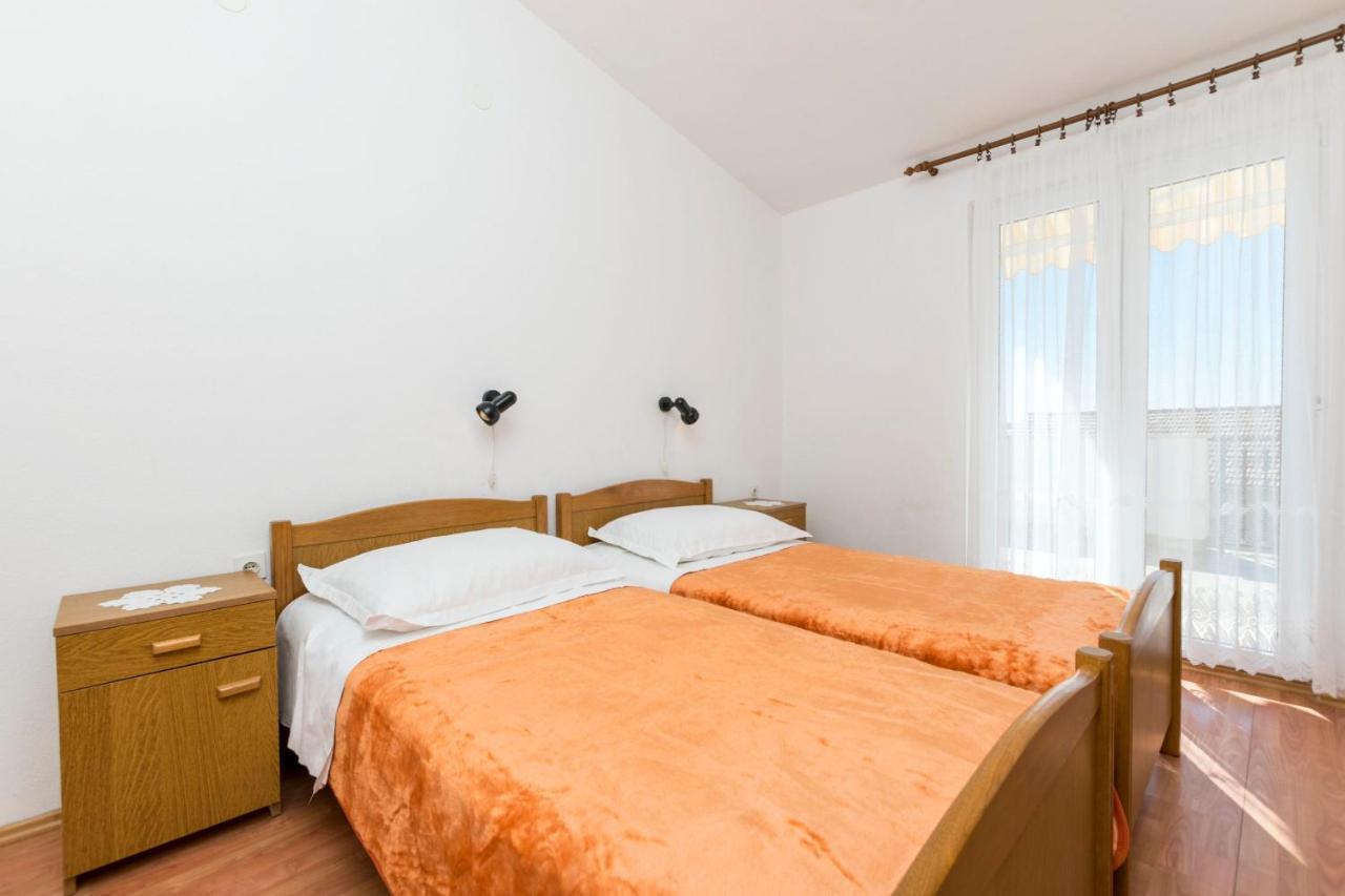 Apartments Neda Трогир Екстериор снимка
