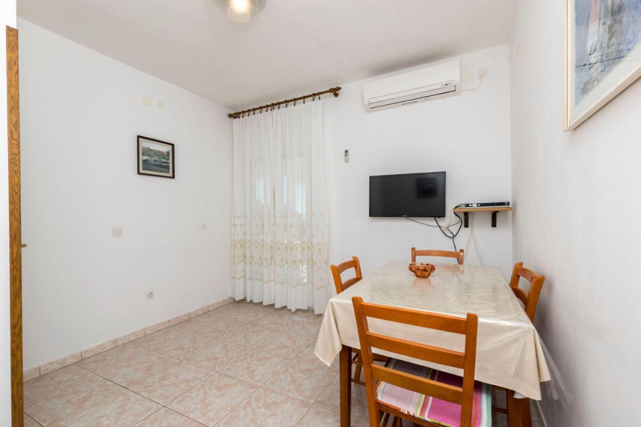 Apartments Neda Трогир Екстериор снимка