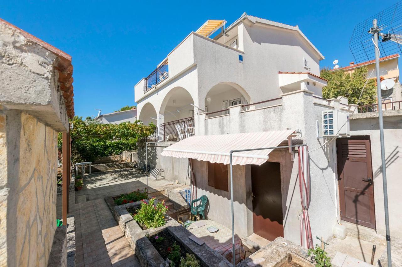 Apartments Neda Трогир Екстериор снимка